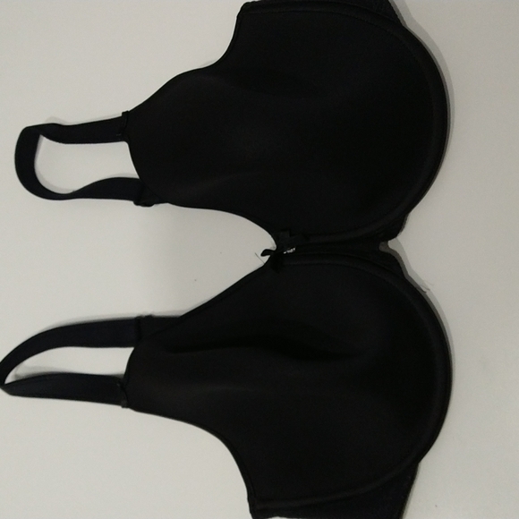 Chantelle C Idéal Back Smoothing Bra - Picture 9 of 11